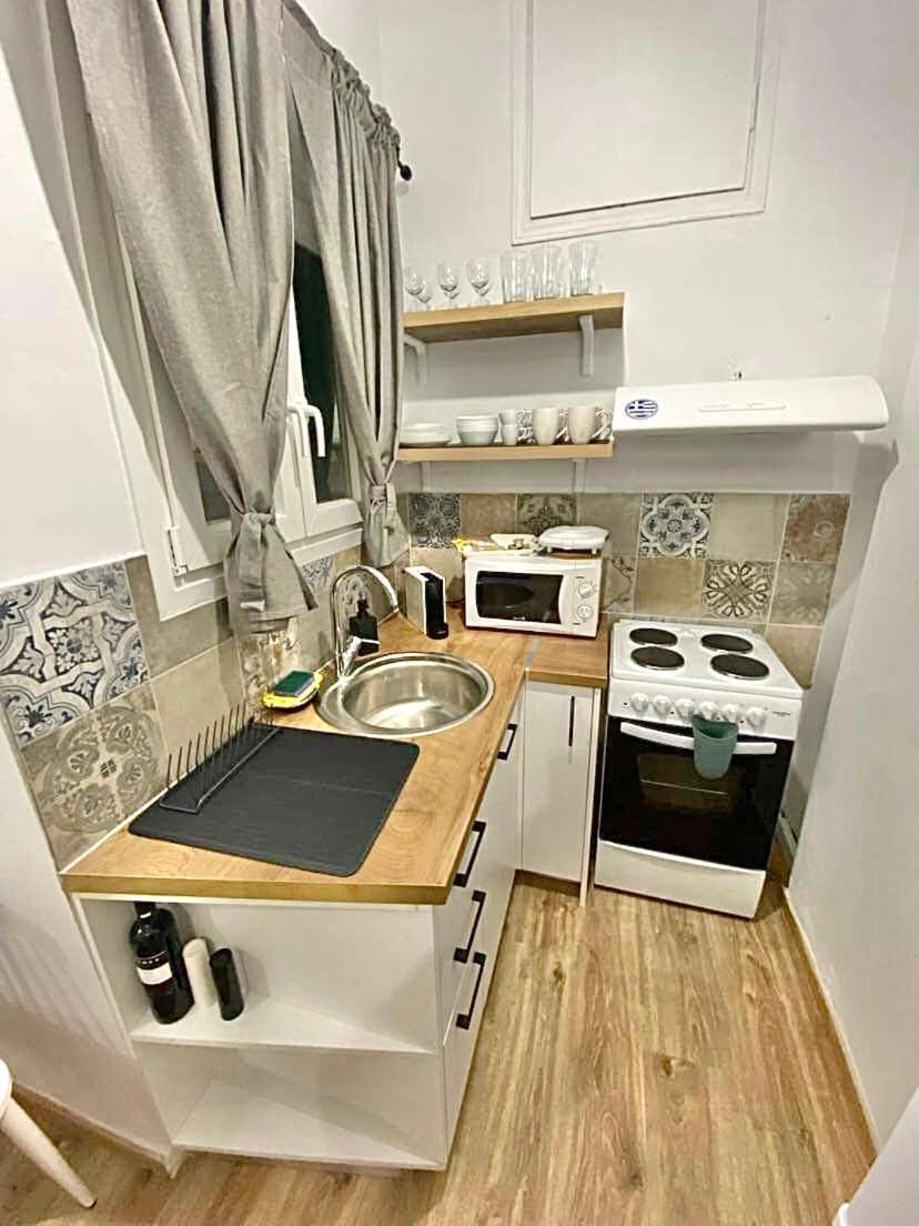 Comfortable Apartment In The City Center Athena Bagian luar foto